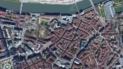Grenoble-Stadt-Aus-Der-Vogelperspektive:-Entdeckung-Der-Bastille-Festung.-Drohne-Sonniger-Tag